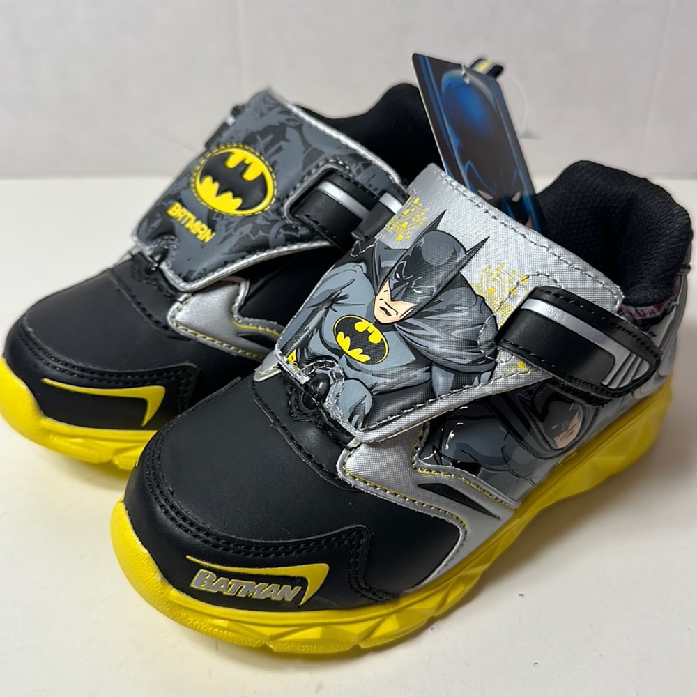 Batman, NWT Toddler boy velcro batman sneakers. Size 10